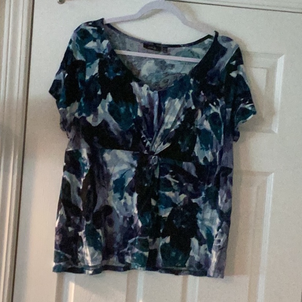 Apt. 9 Blue and Black Graphic Short Sleeve Blouse